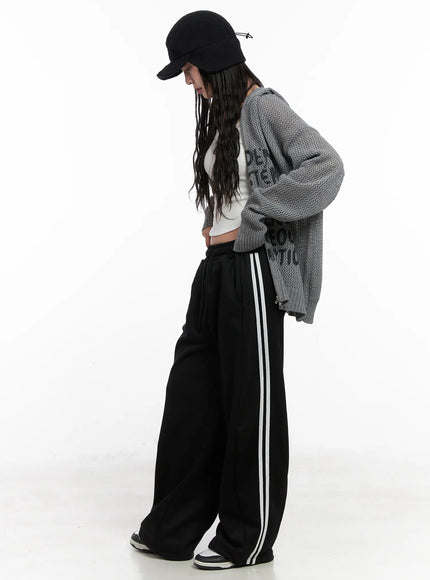 oversized-graphic-knit-zip-up-hoodie-cn512