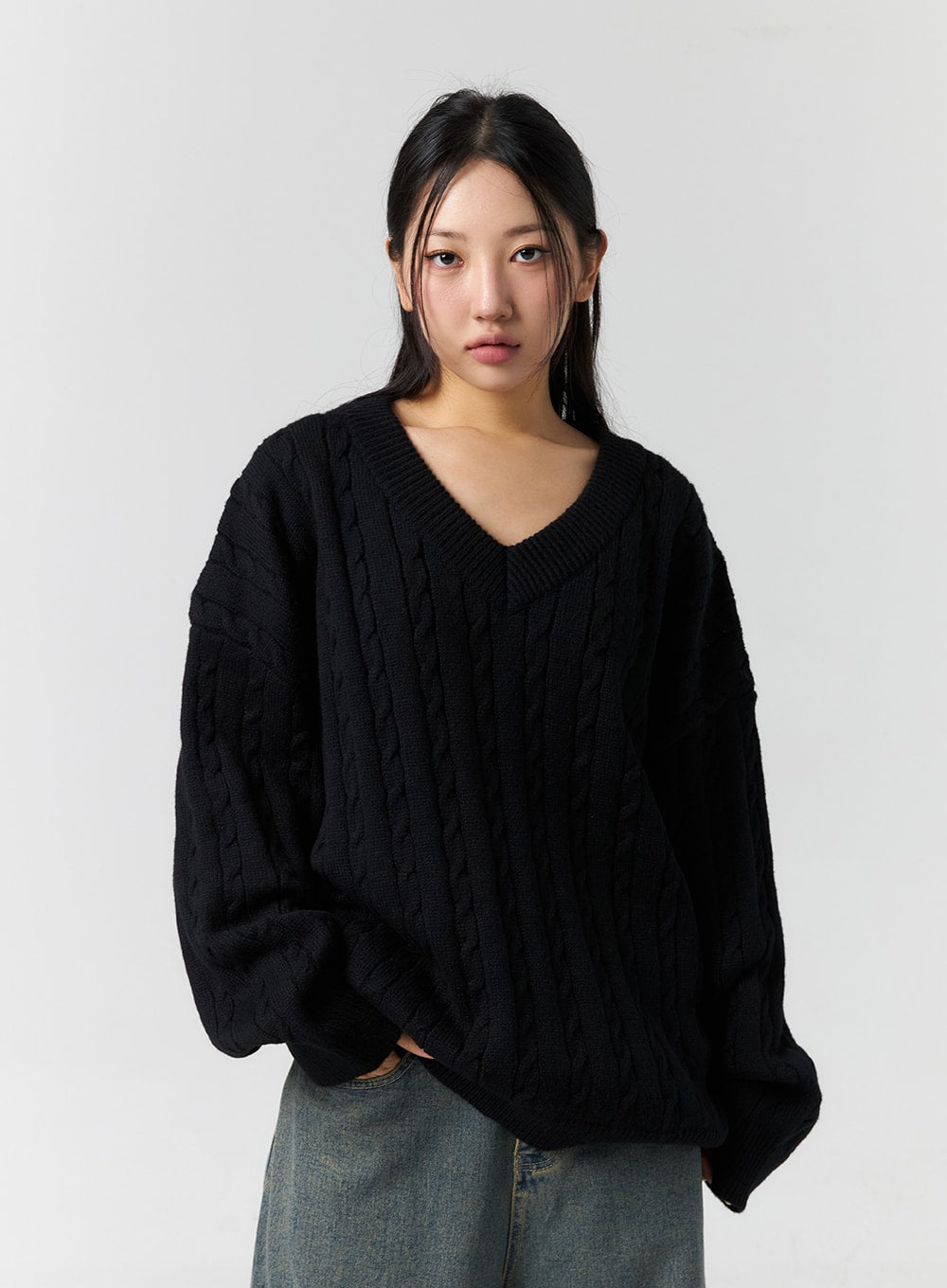 cable-knit-v-neck-sweater-cs303