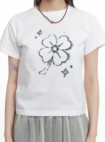 clover-graphic-crop-top-cf518