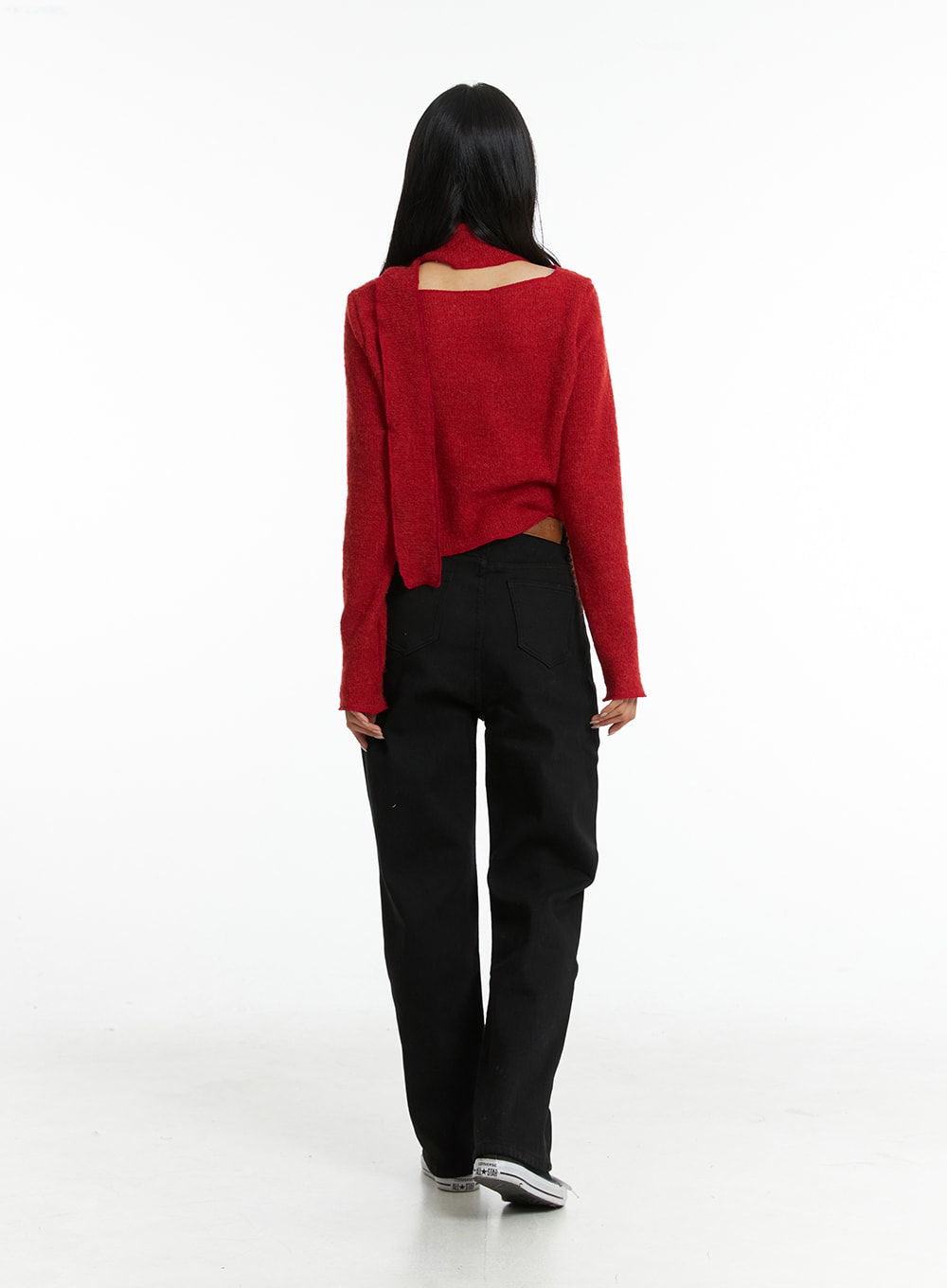 round-neck-crop-sweater-with-scarf-od307