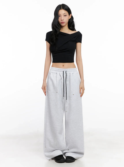 asymmetric-shirred-off-shoulder-crop-tee-ig508