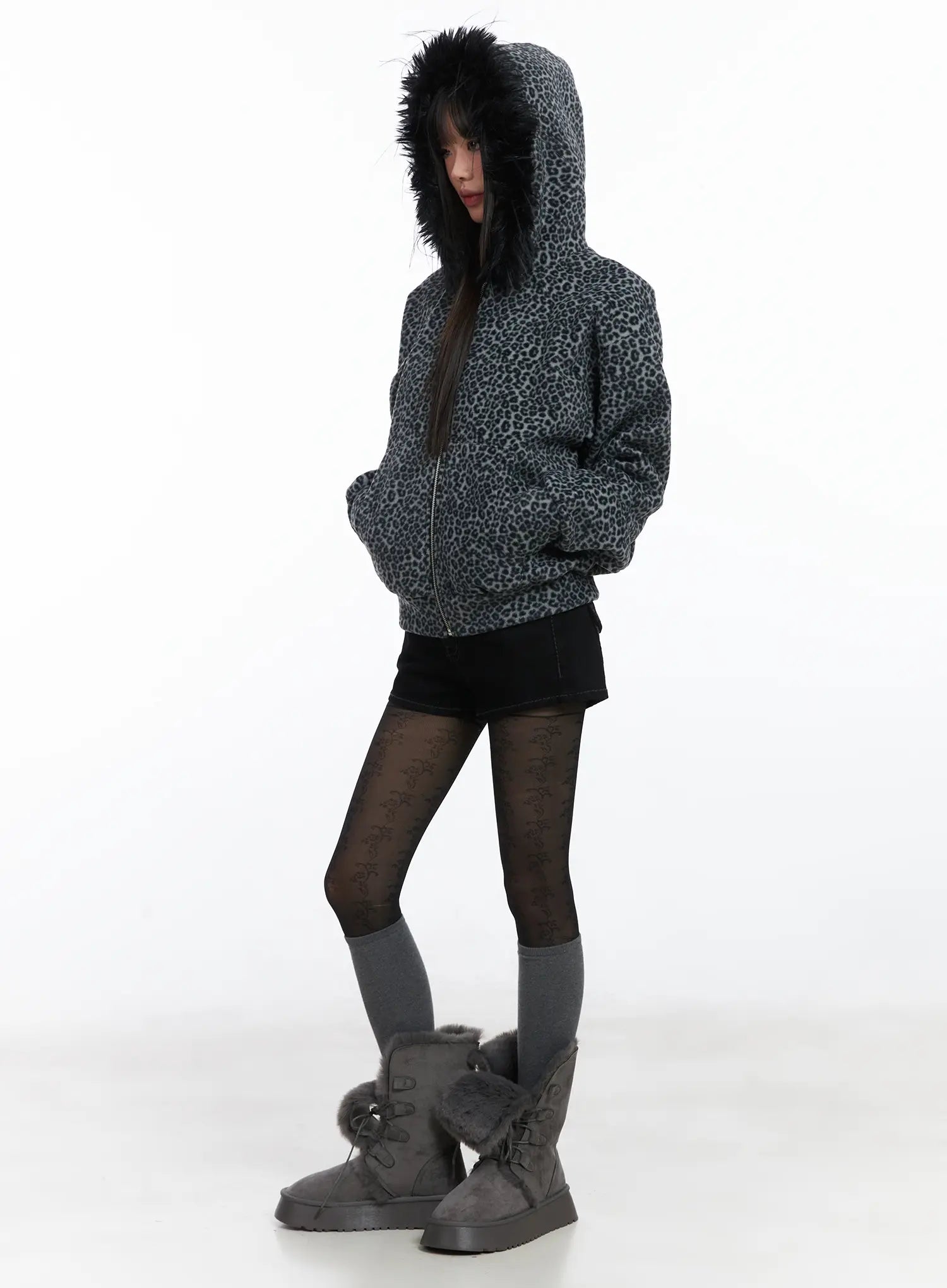 low-rise-short-pants-cd519