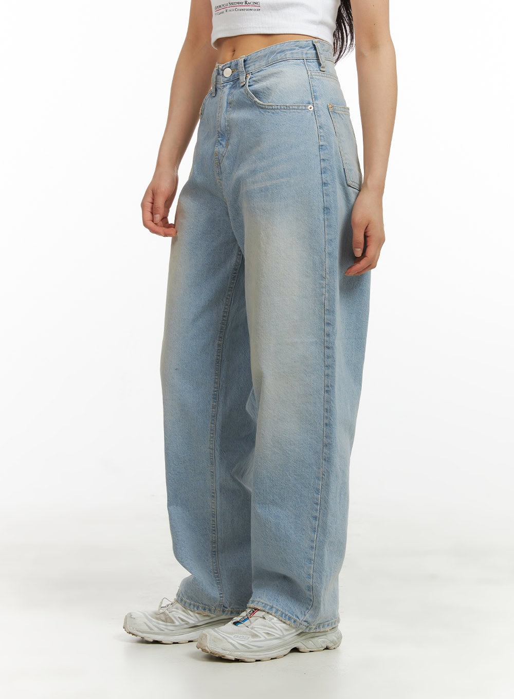 light-washed-loose-fit-straight-jeans-cy417