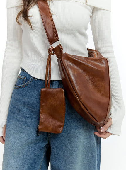 vintage-washed-faux-leather-crossbody-bag-cf504