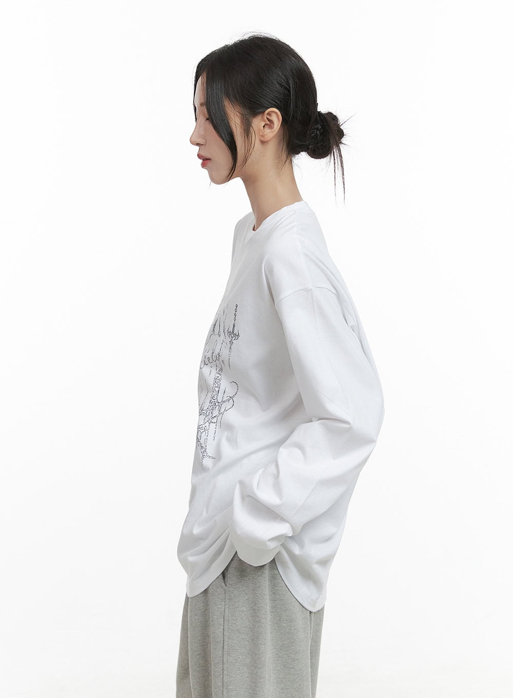 chic-graphic-print-cotton-long-sleeve-tee-co402