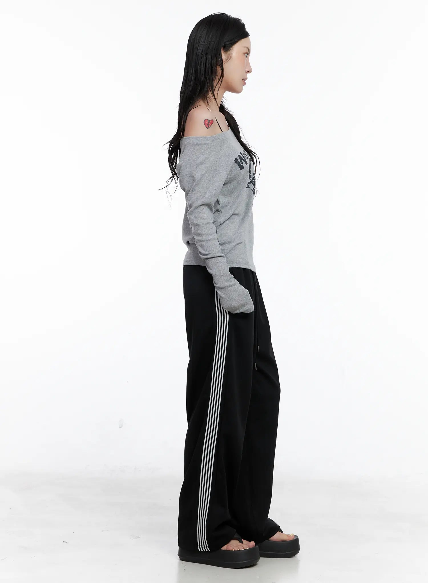 Graphic Off-Shoulder Long Sleeve Shirt CS529