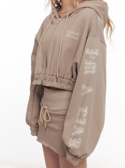 graphic-zip-up-hooded-crop-jacket-cm505