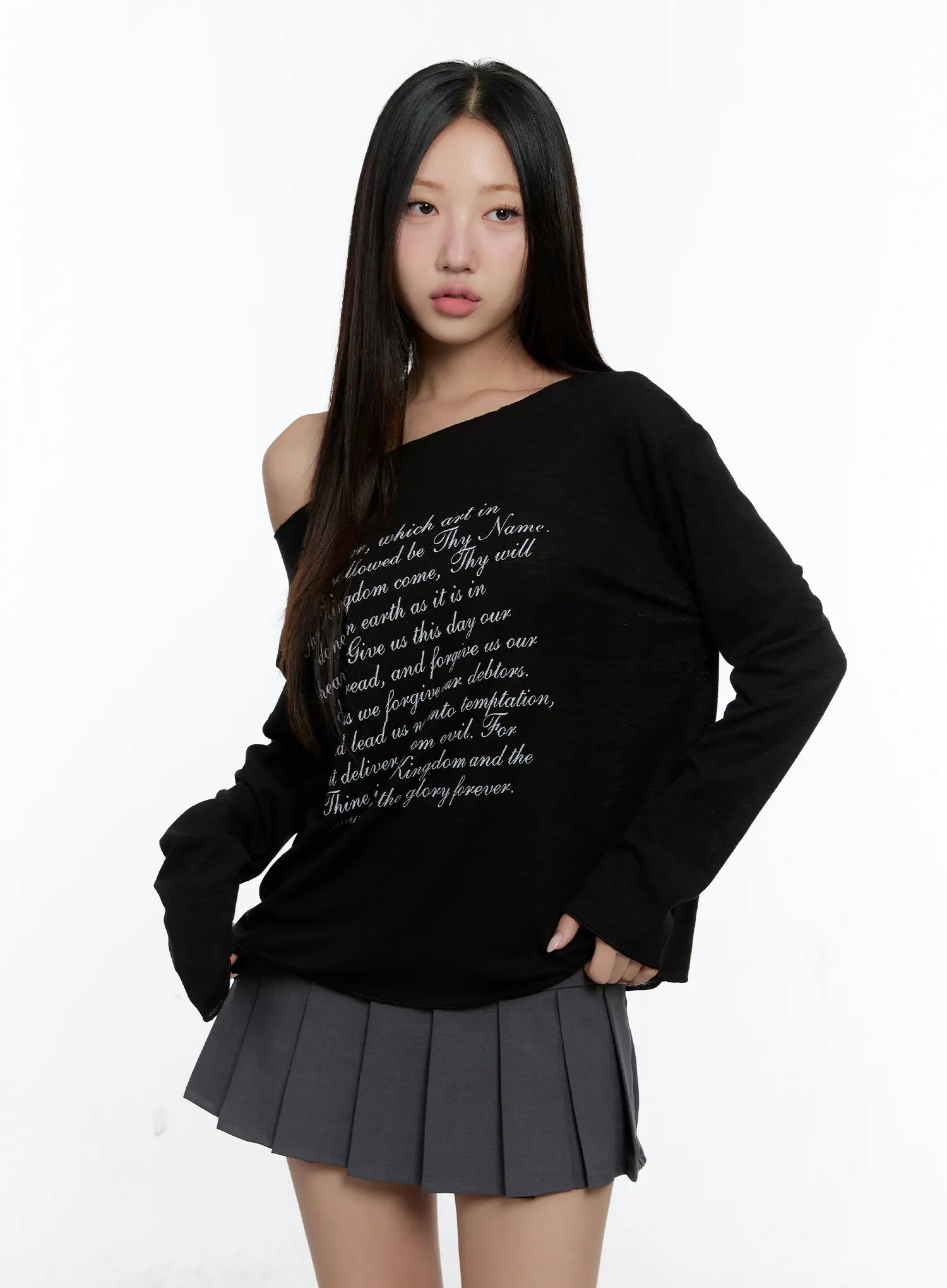 lettering-off-shoulder-long-sleeve-cs517