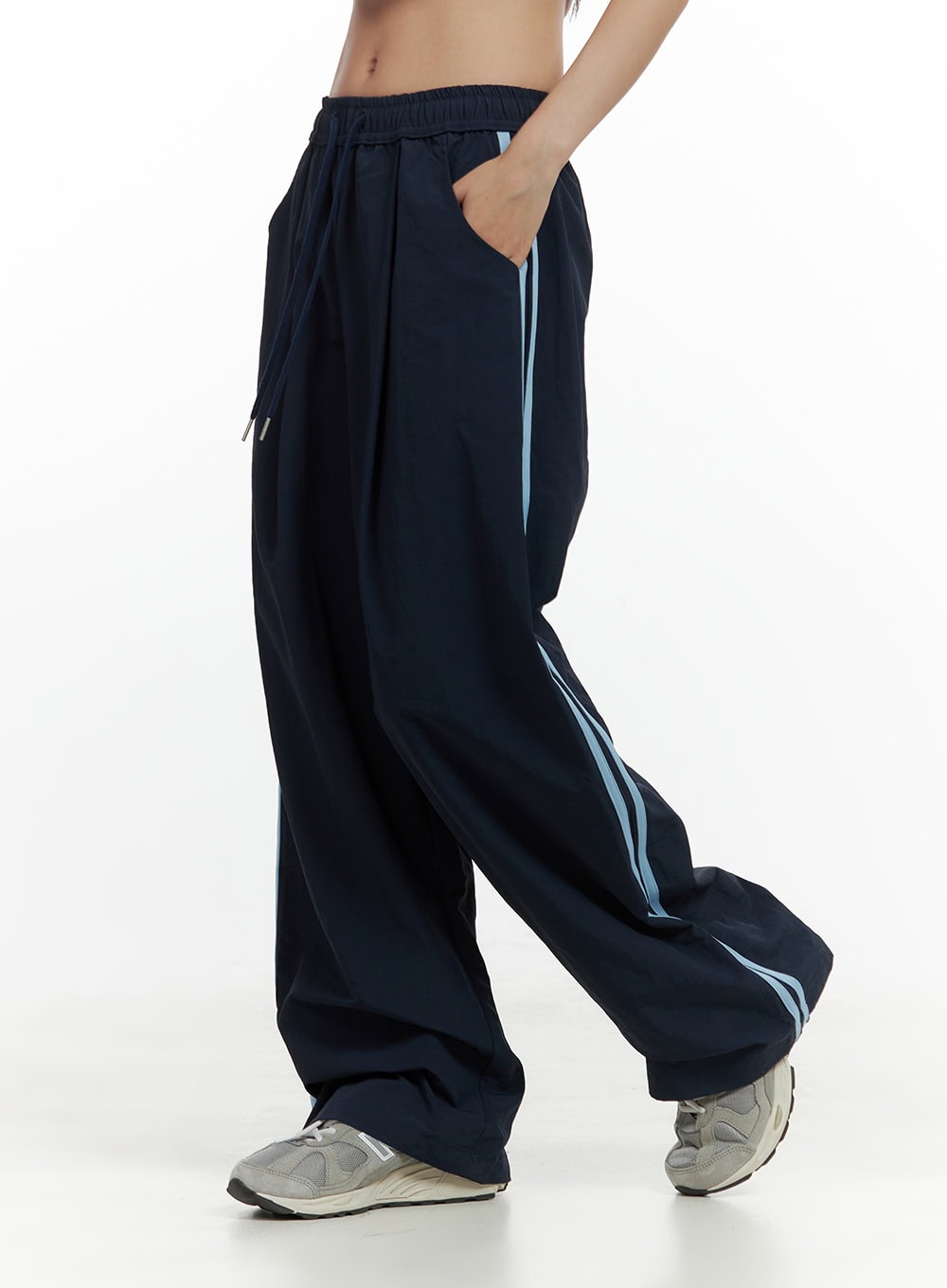 nylon-string-track-pants-cu420