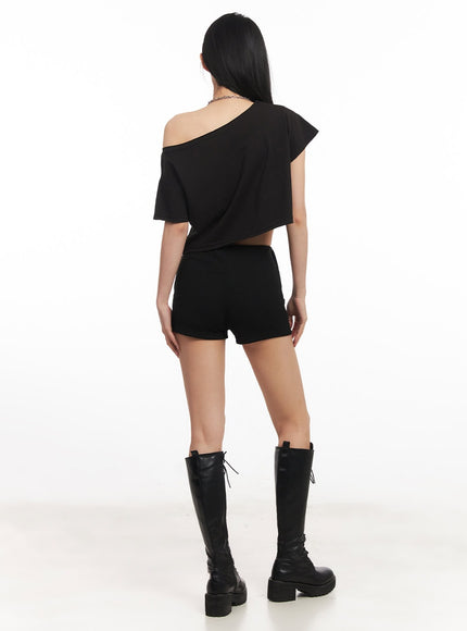 Slim-Fit Ribbed Shorts CA514