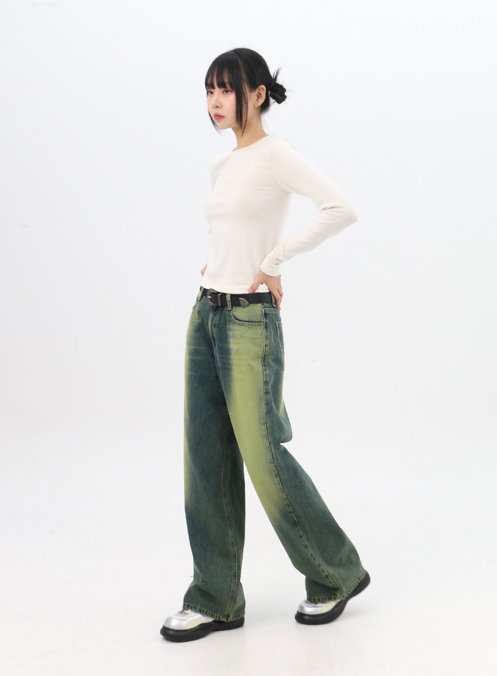 green-wide-leg-washed-jeans-in310