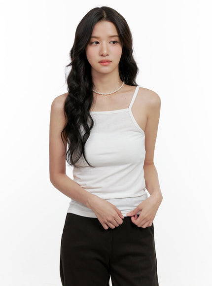 solid-essentials-cami-on404