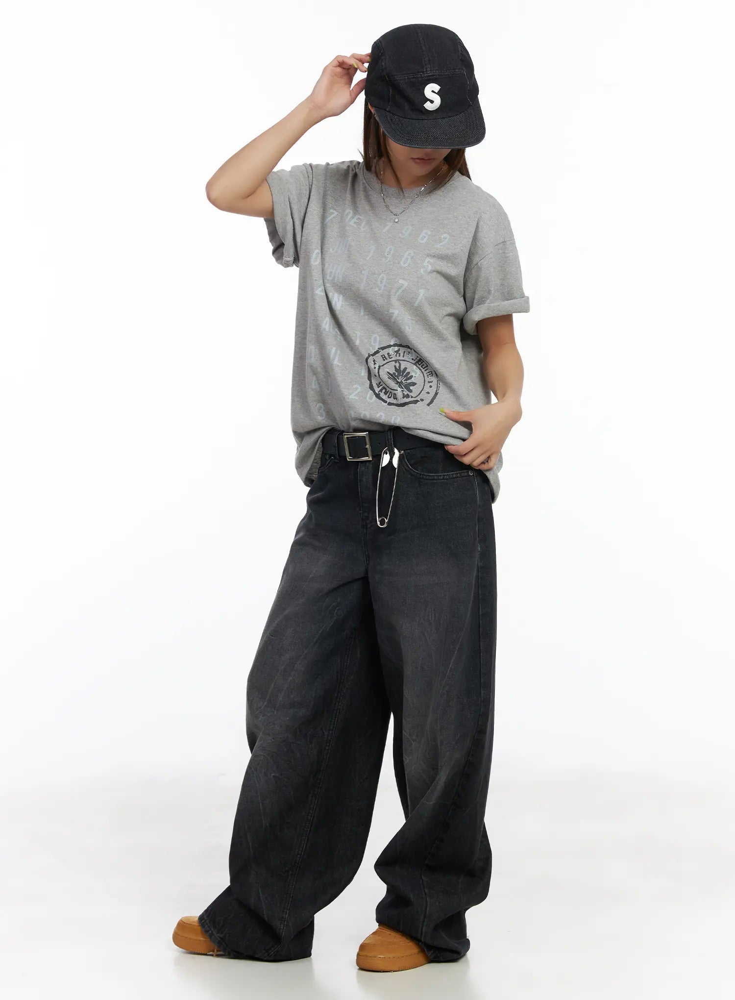 Zoraya Washed Low-Rise Baggy Jeans CM520