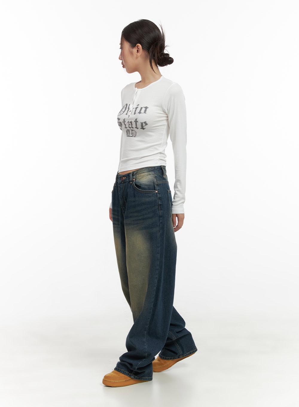 buttoned-graphic-long-sleeve-cg423