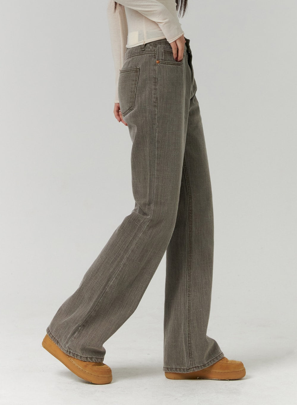 light-washed-slim-fit-jeans-cd314