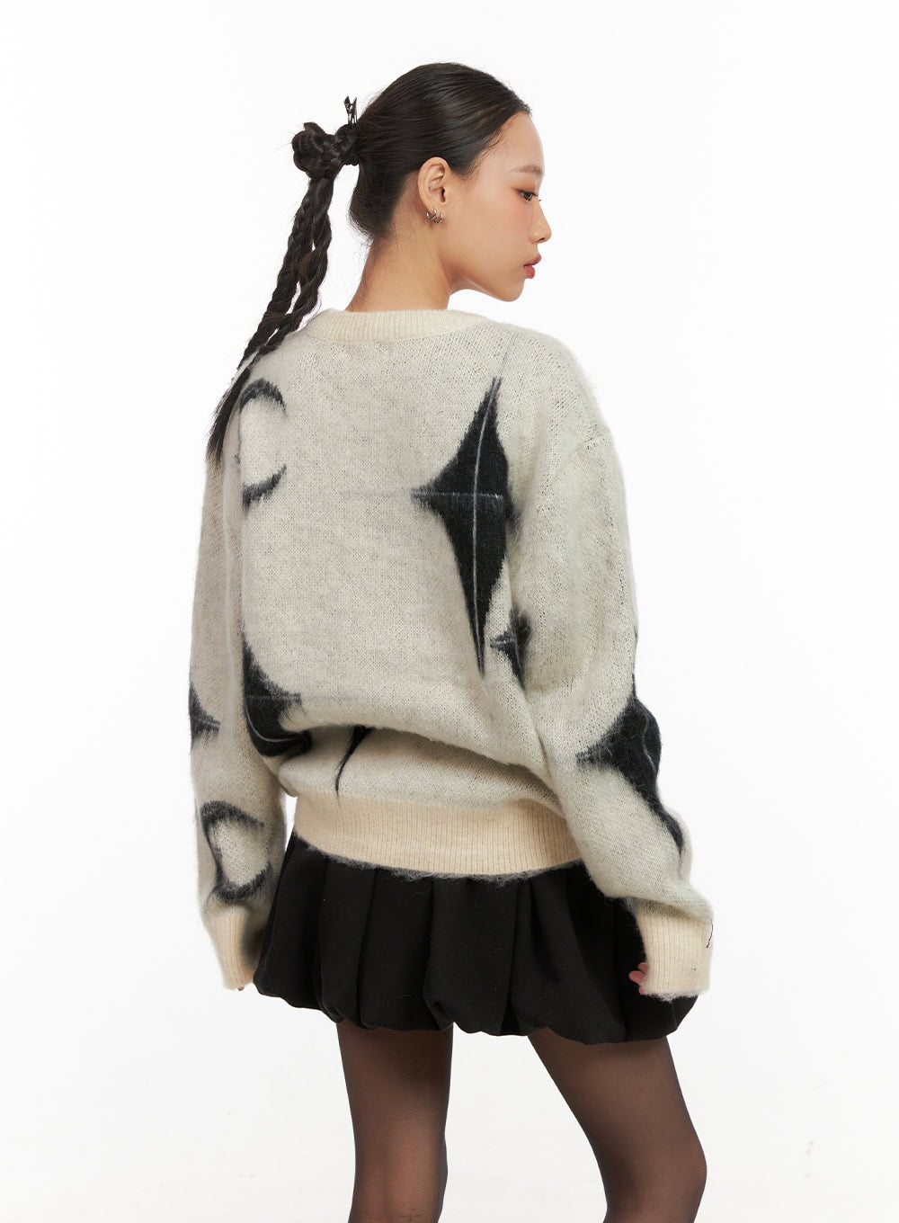 cozy-graphic-acrylic-sweater-cd409