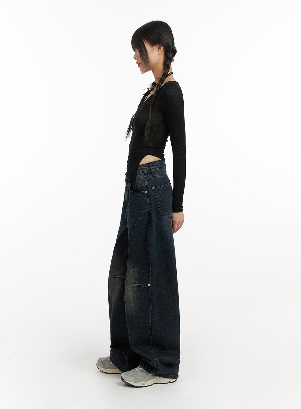 slit-v-neck-slim-fit-tee-cf422