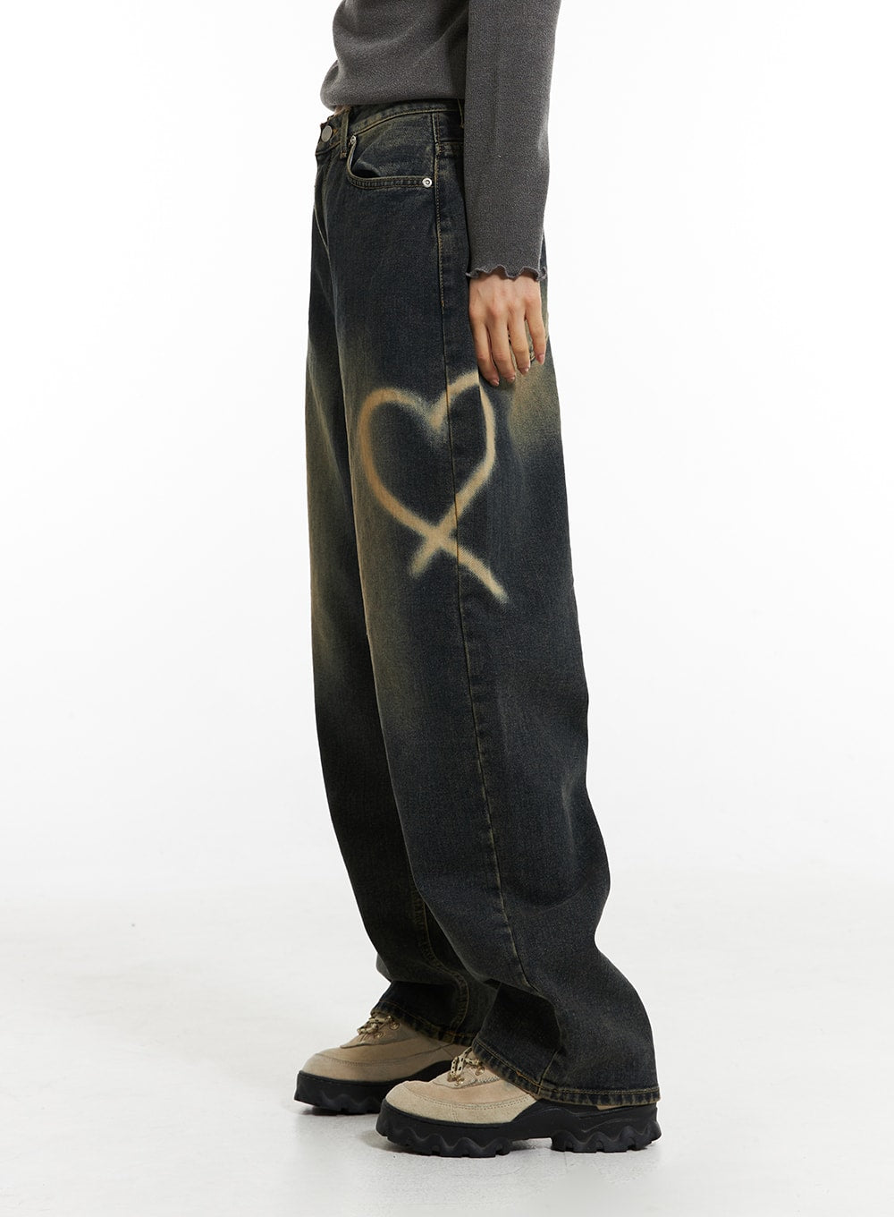 heart-bleached-wide-leg-jeans-in308