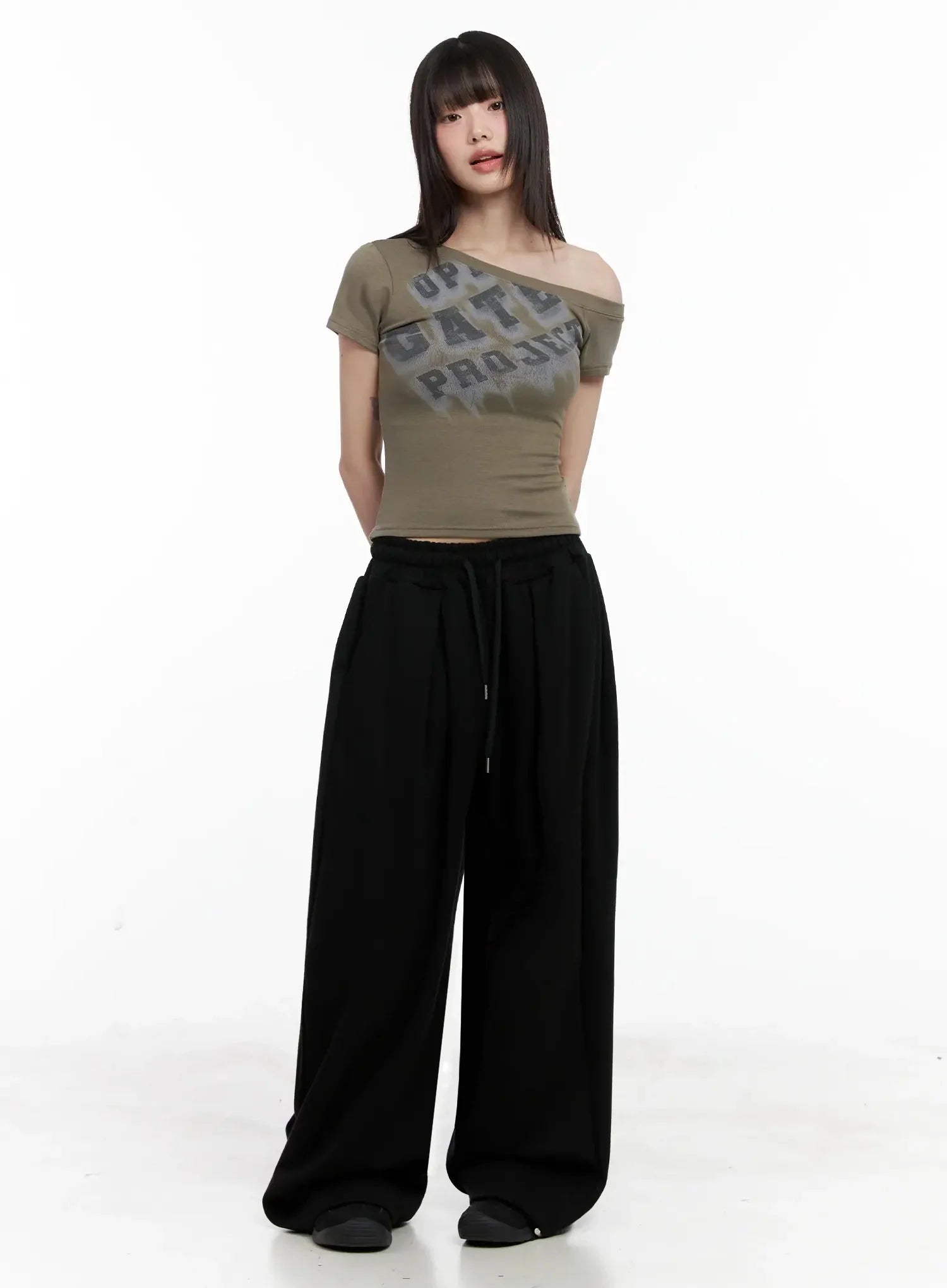 asymmetric-off-shoulder-graphic-top-il528