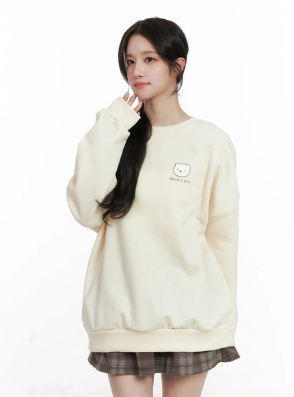 bear-cafe-graphic-sweatshirt-cn527