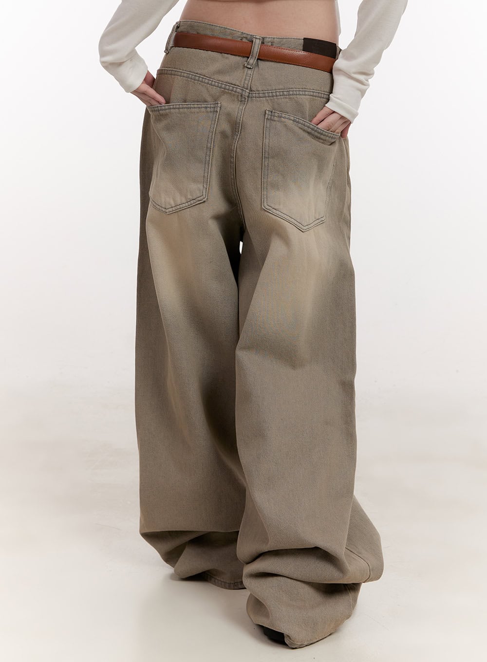 eunice-pintuck-washed-baggy-jeans-cj531