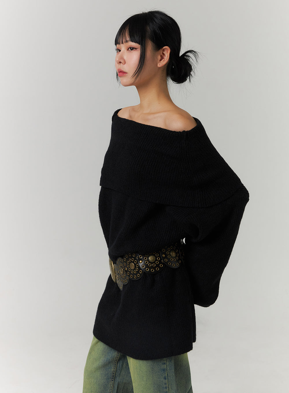 off-shoulder-oversized-knit-sweater-cj422
