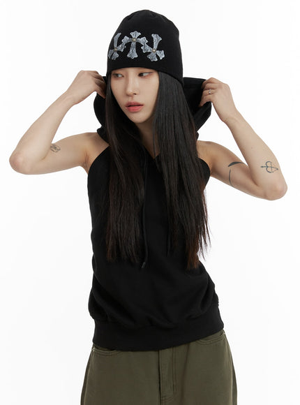 dark-grunge-stud-graphic-beanie-cf428