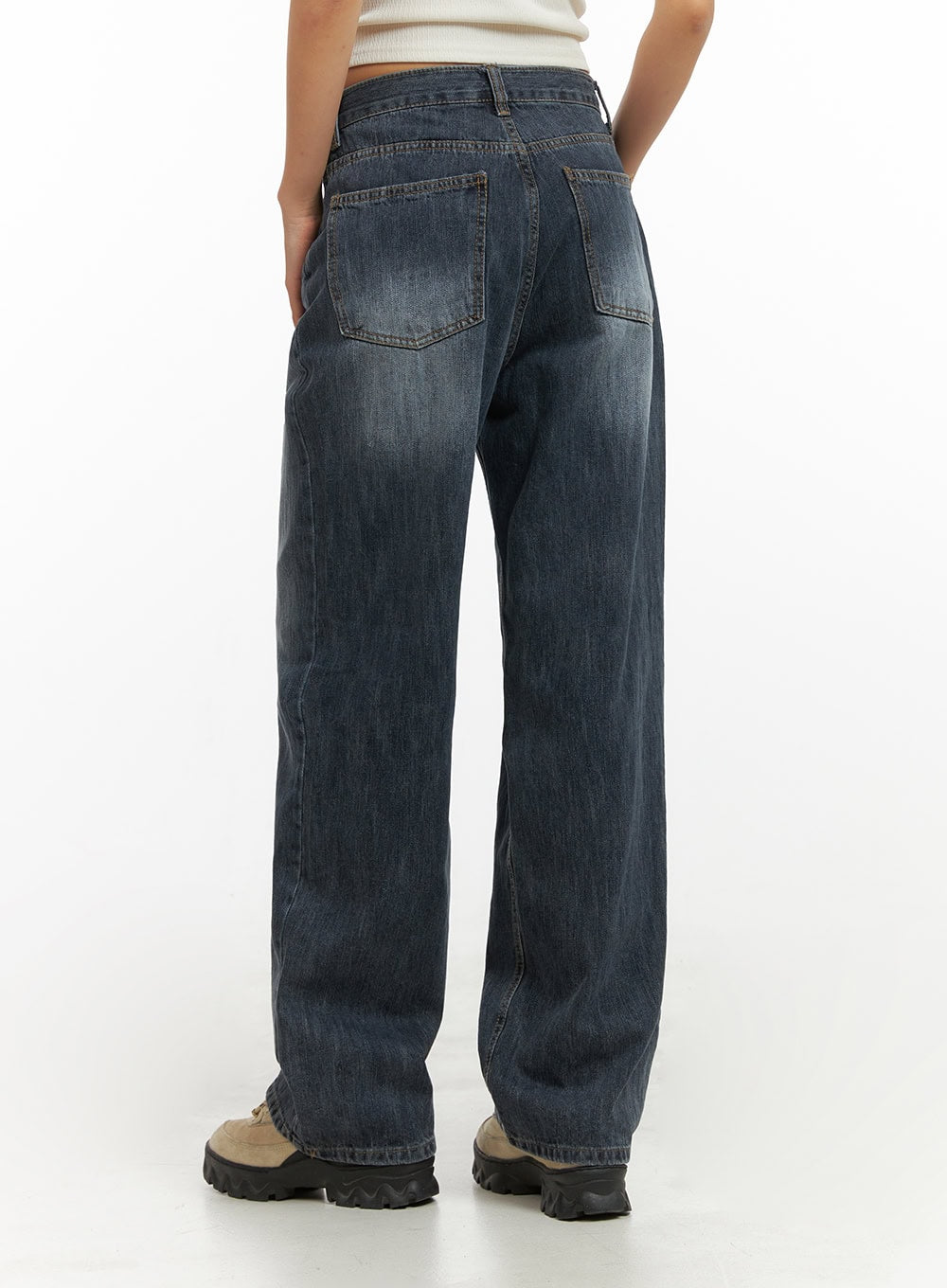 wide-fit-straight-jeans-iy422