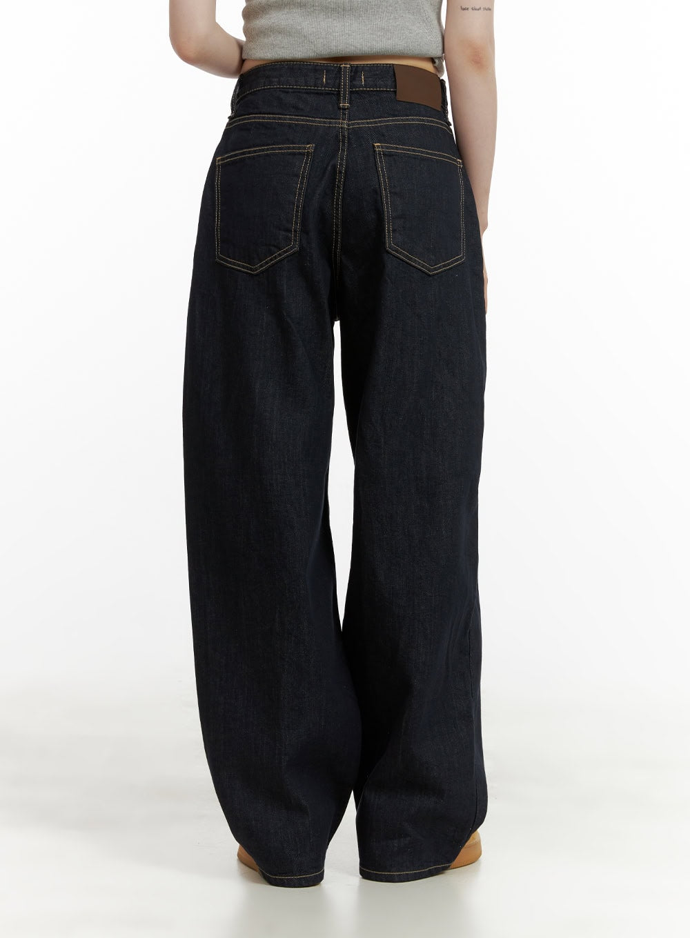 stitch-detail-baggy-jeans-cu410