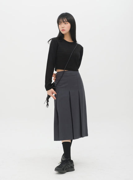 Essential Crew Neck Long Sleeve Top F3