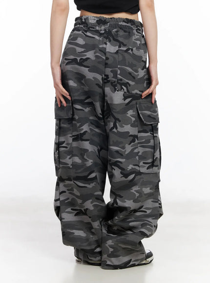 street-style-camo-wide-cargo-pants-cm519