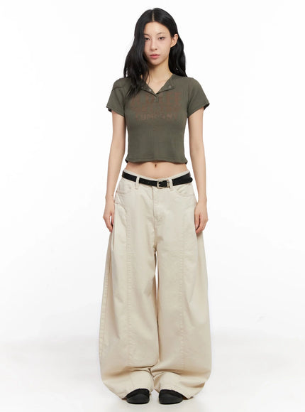 graphic-snap-collar-crop-tee-ig508