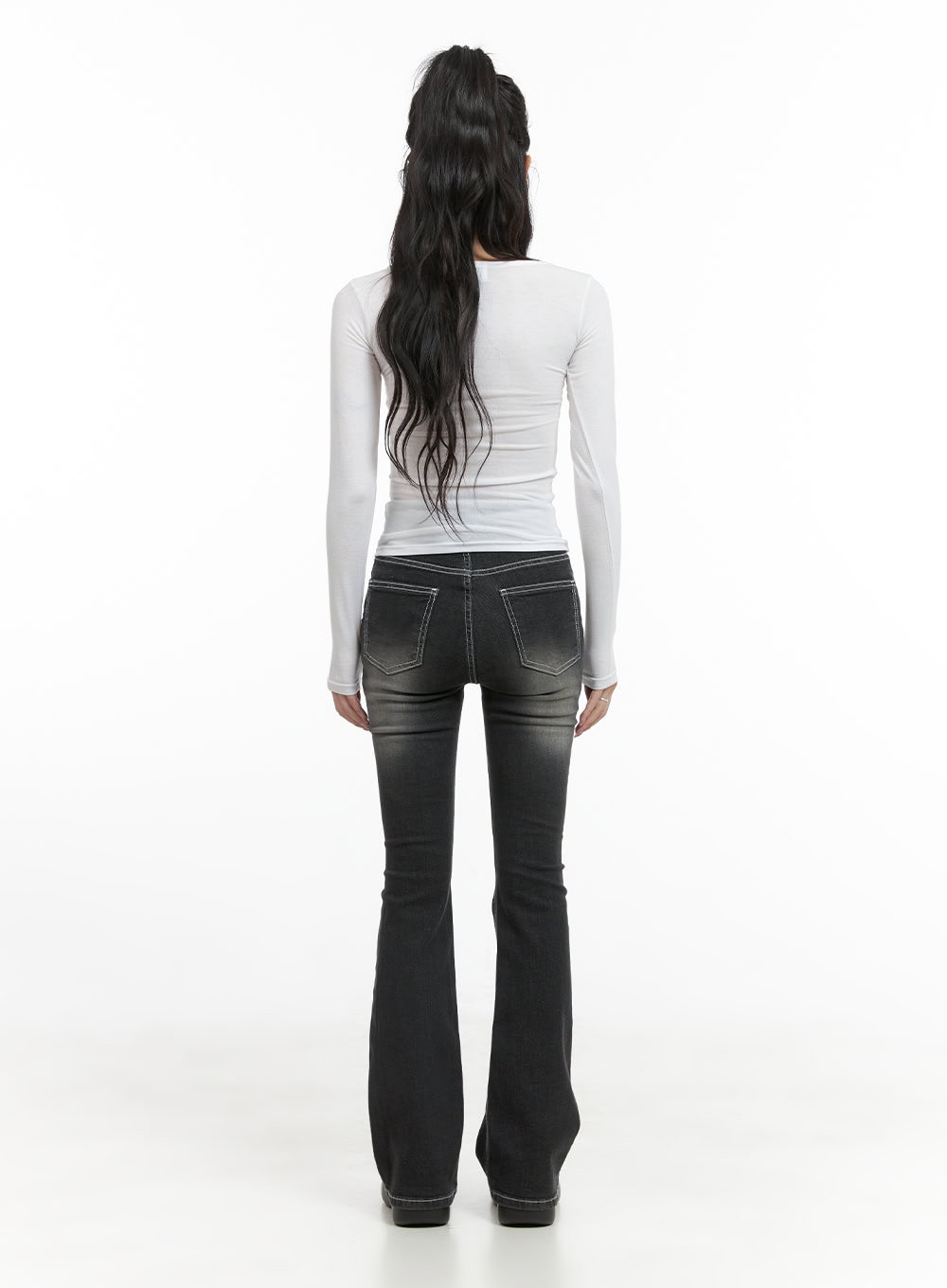 gigi-two-button-slim-bootcut-jeans-cg421