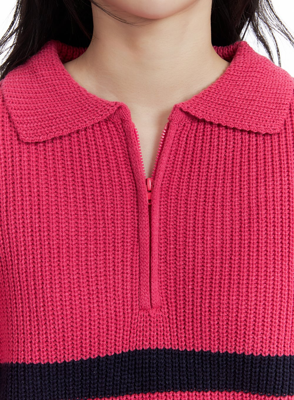 contrasting-collar-knit-sweater-om408