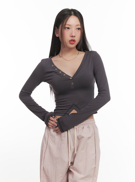 Slim Fit V-Neck Eyelet Button Top CF524