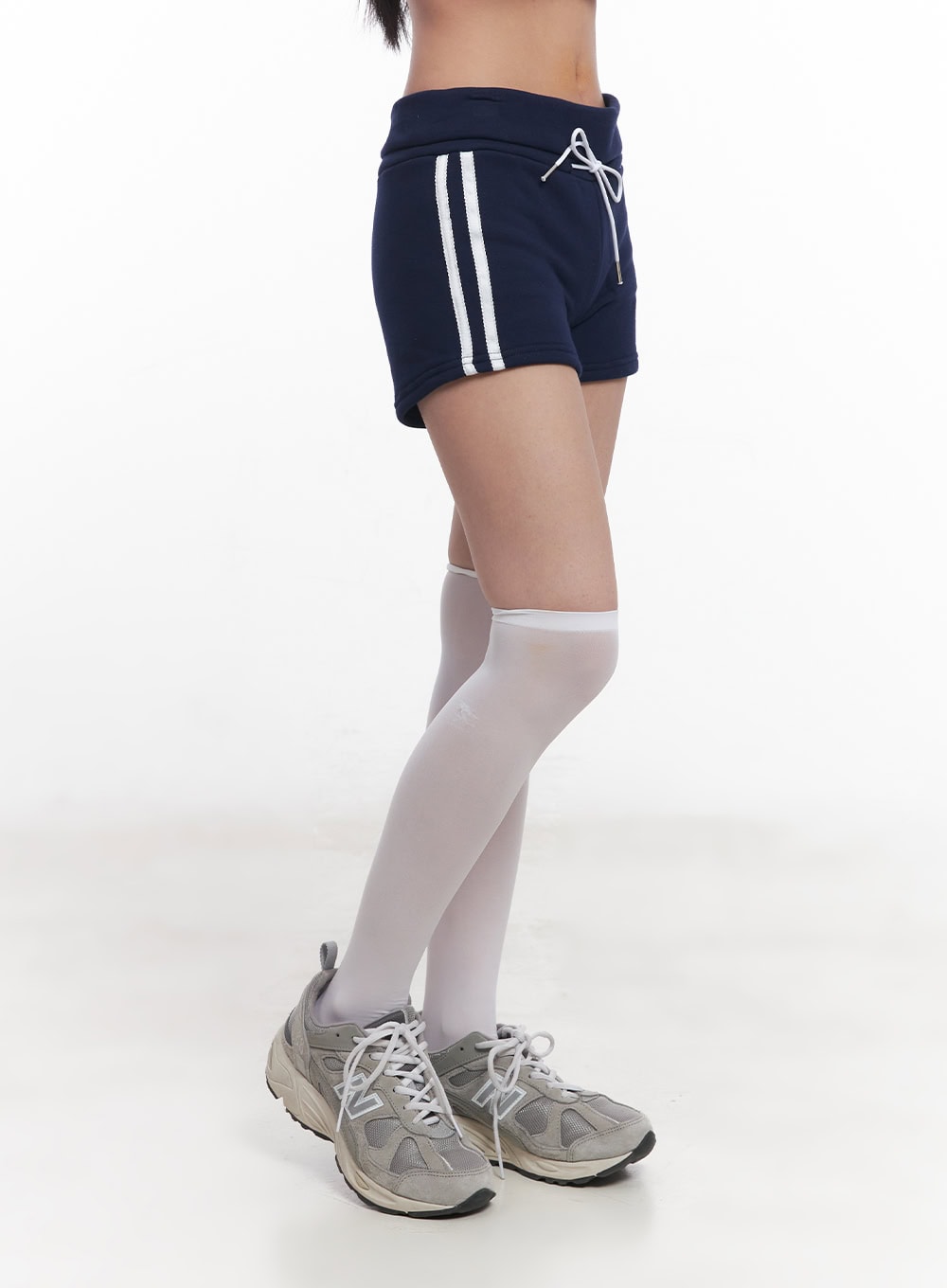 lace-embroidered-sweatshorts-cy527