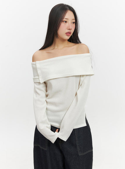 Off-Shoulder Buttoned Long-Sleeve Top IF510