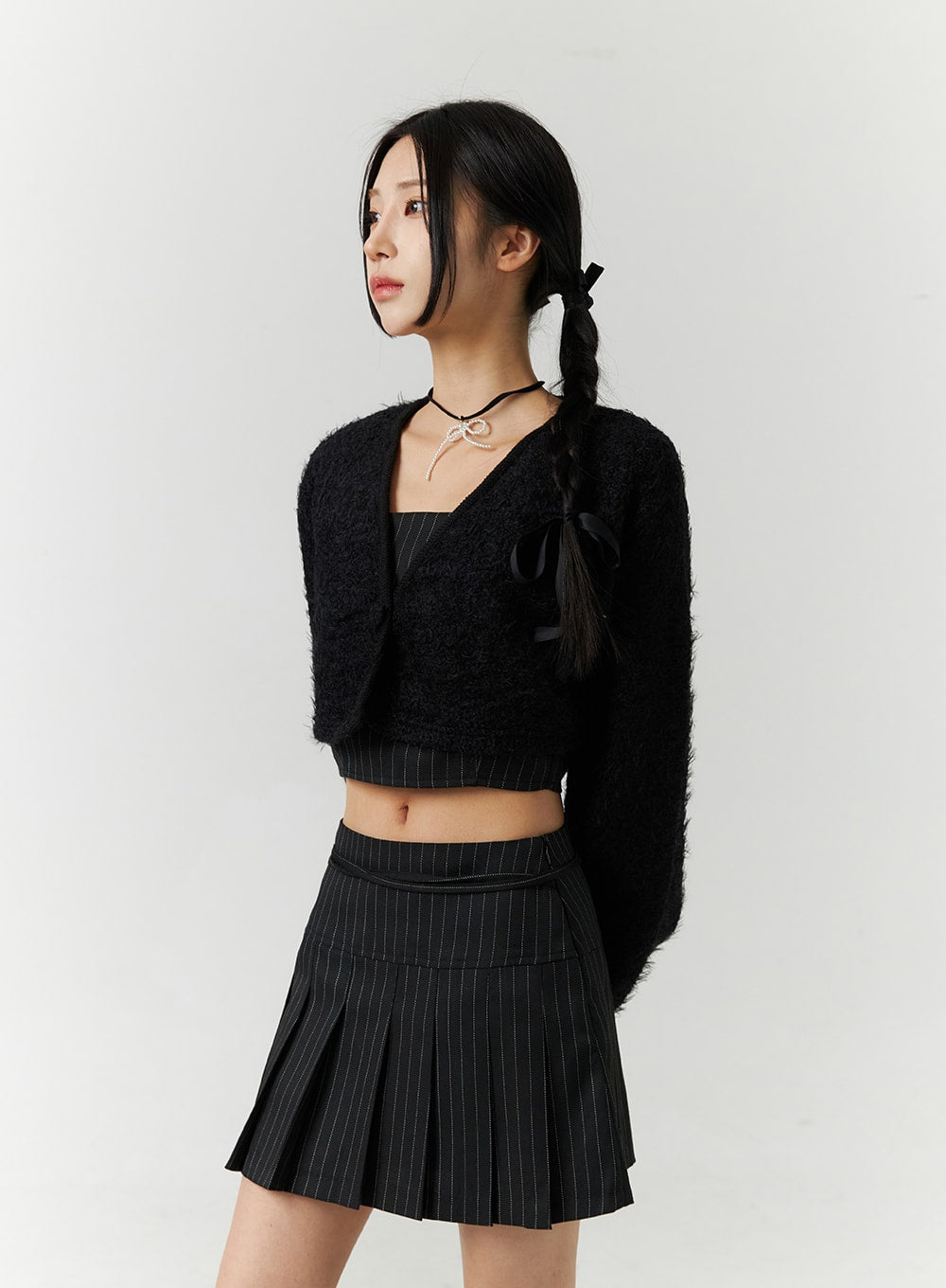 v-neck-faux-fur-crop-jacket-cd301