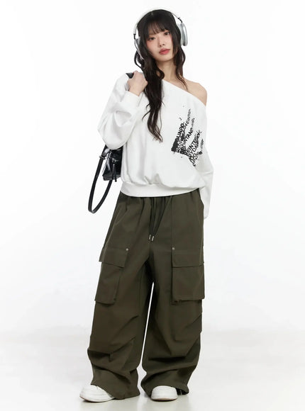 Off-Shoulder Graphic Sweatshirt F516