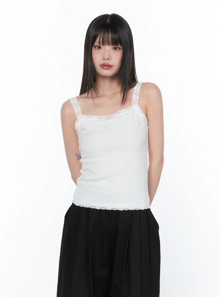 lace-trim-sleeveless-top-ca528