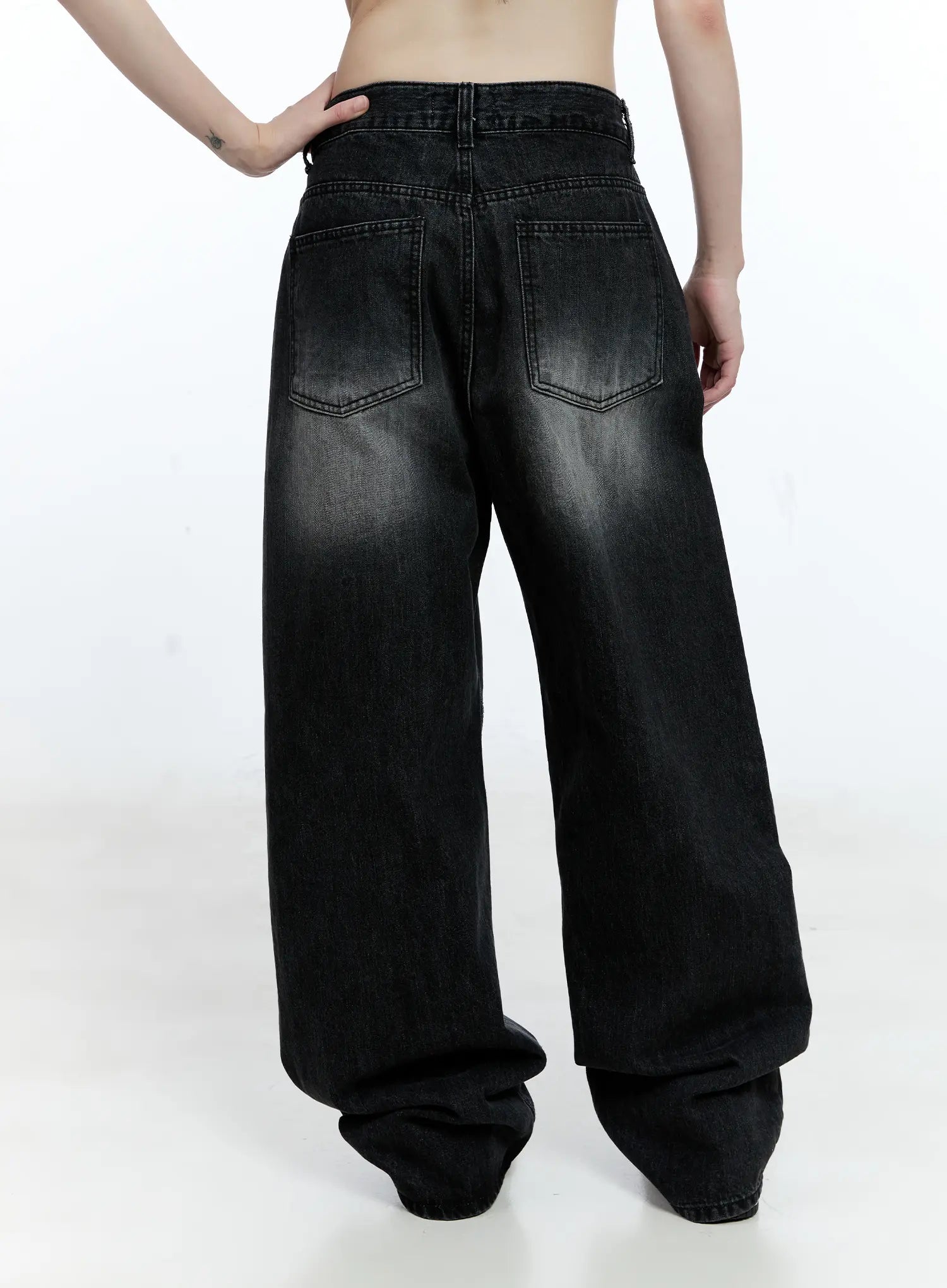 gayeon-washed-wide-leg-jeans-cg507