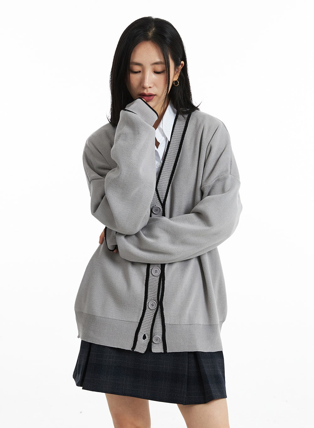 v-neck-loose-fit-long-sleeve-cardigan-oo323