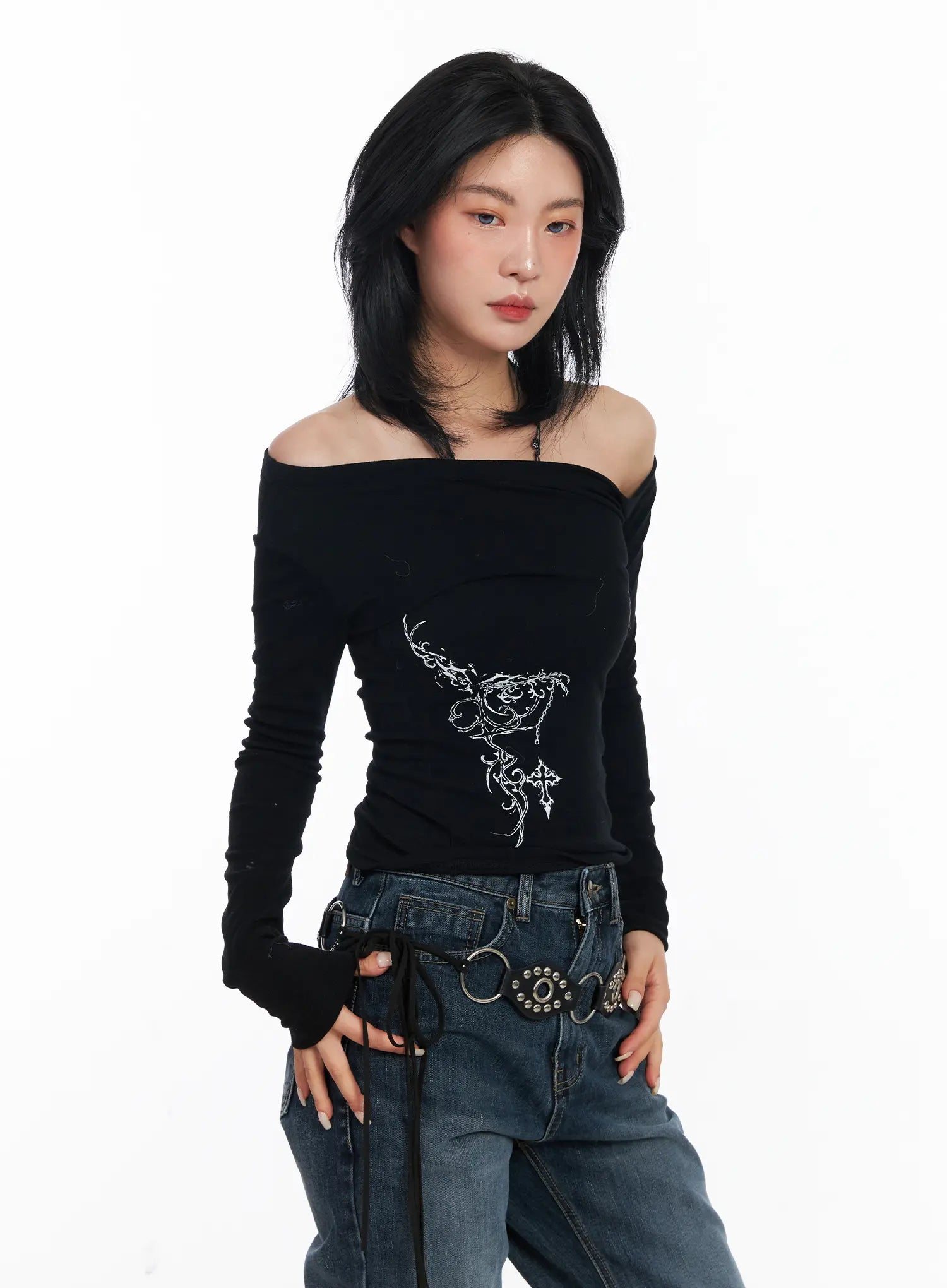 asymmetrical-graphic-long-sleeve-top-cj522 / Black