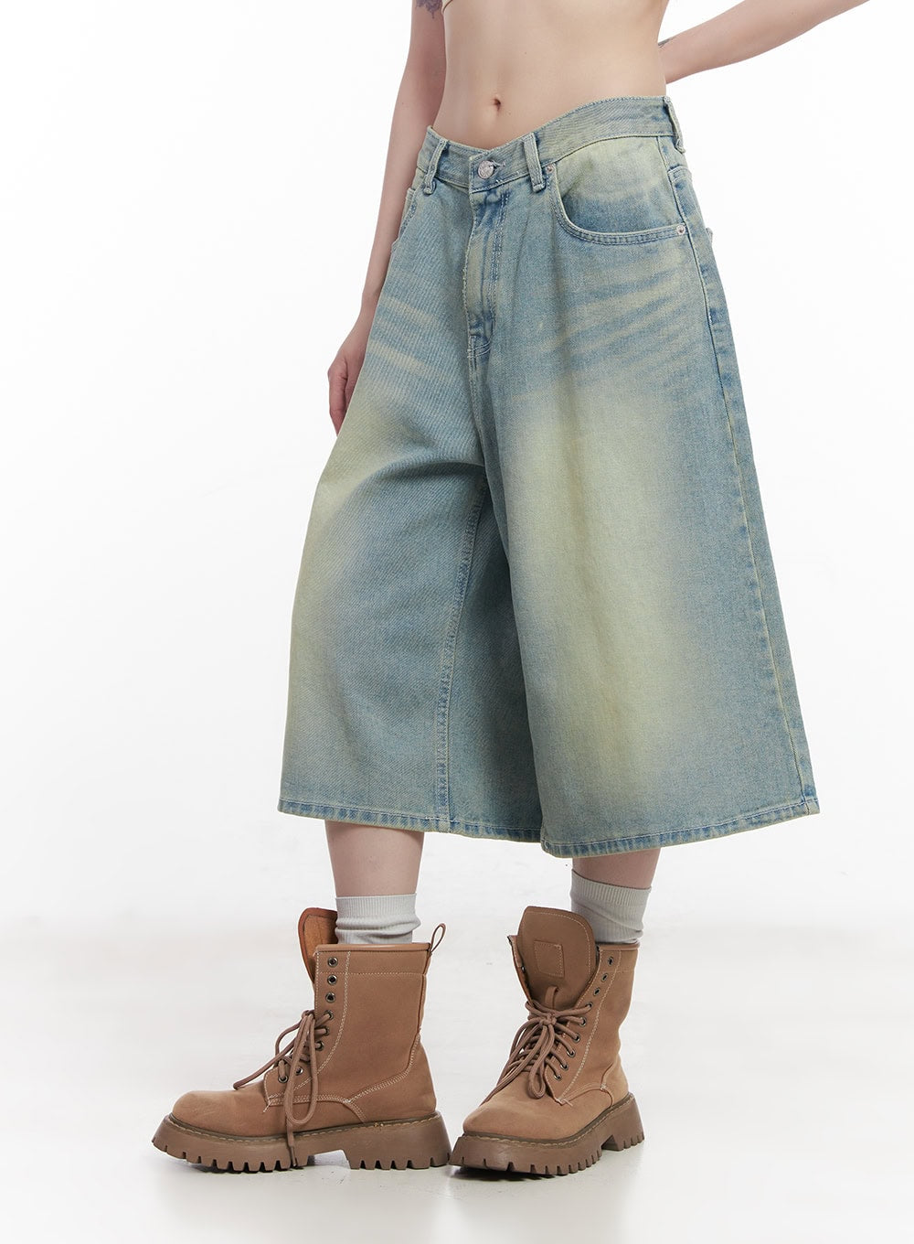 light-wash-baggy-jorts-cu505