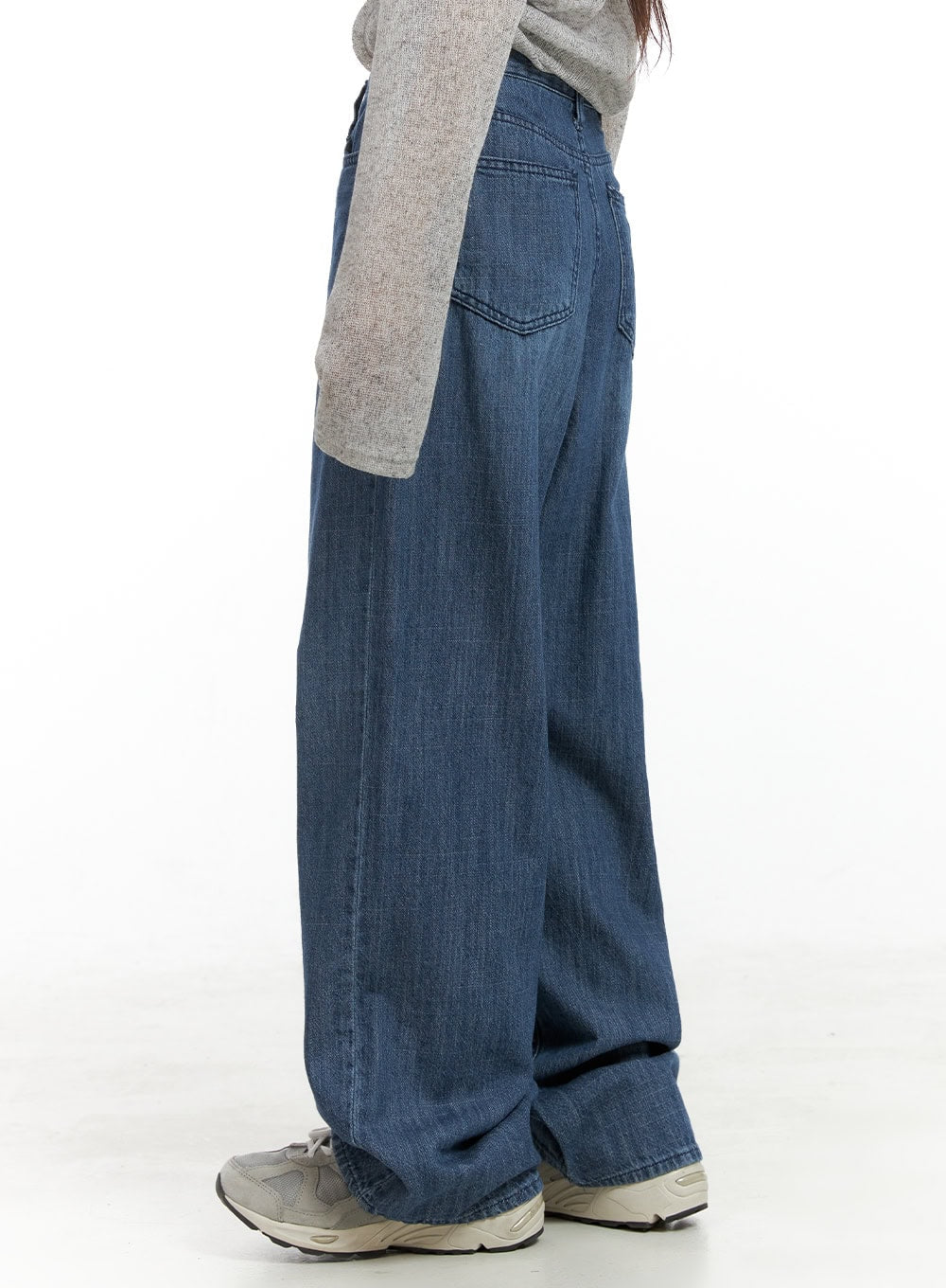 low-rise-loose-fit-straight-jeans-cl425