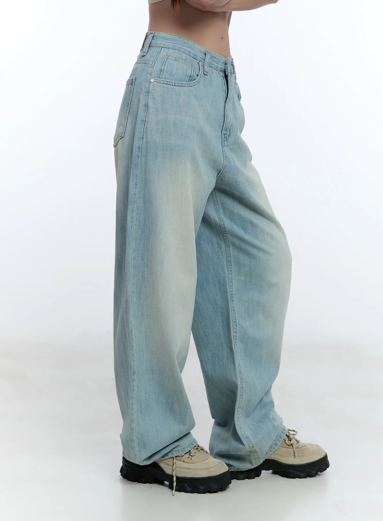 yuri-washed-wide-leg-jeans-cu526