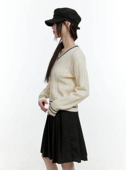 Cable-Knit V-Neck Sweater CF506