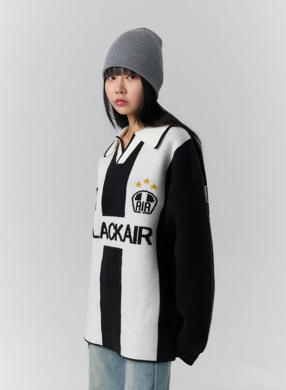 block-core-v-neck-collar-graphic-knit-sweater-unisex-cd307