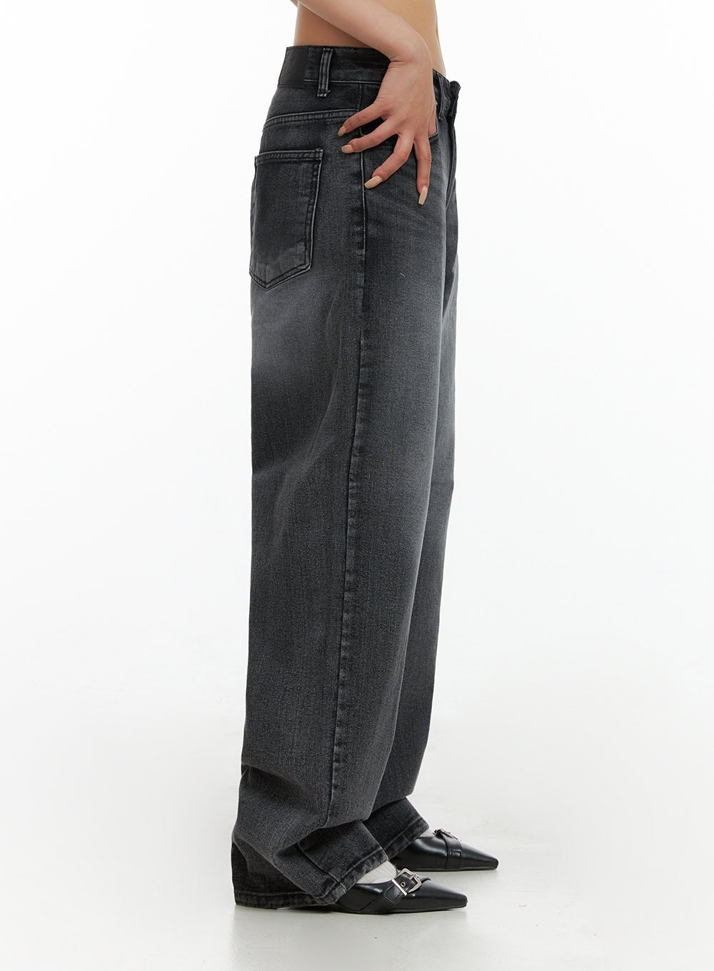 low-rise-wide-leg-jeans-cl415