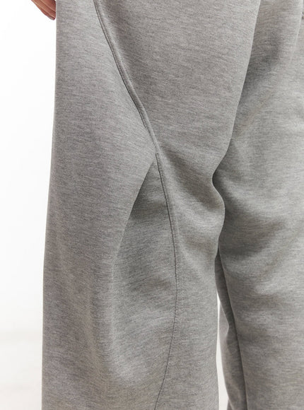 Essential Wide-fit Sweatpants CM505